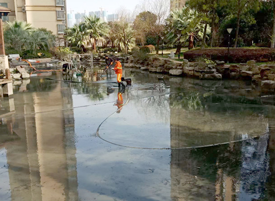 麻阳景观池淤泥清理